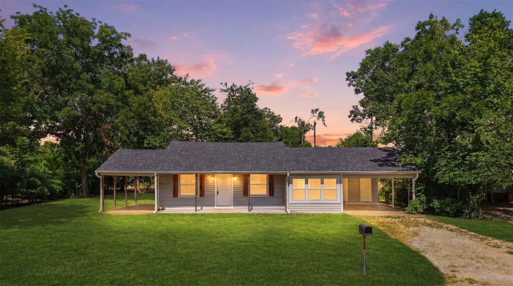 337 N 1st Street, Point, TX 75472 — photo 1