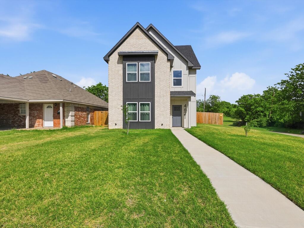 4621 Mccart Avenue, Fort Worth, TX 76115 — photo 1