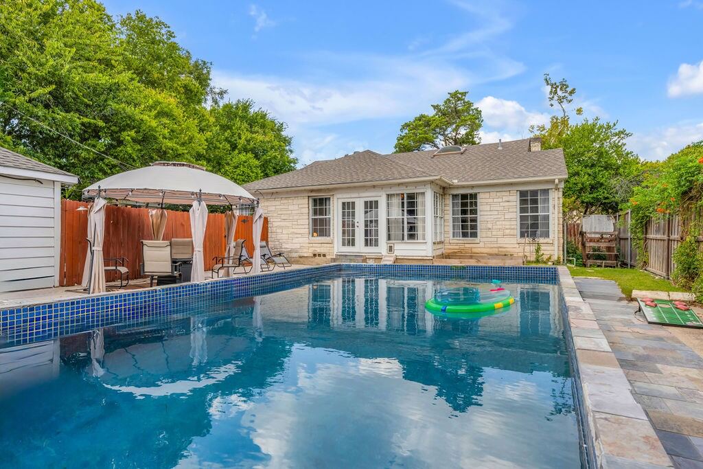 2240 Lawndale Drive, Dallas, TX 75211 — photo 1