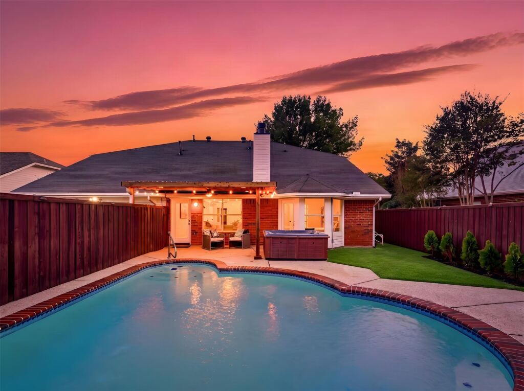 723 Hollow Ridge Drive