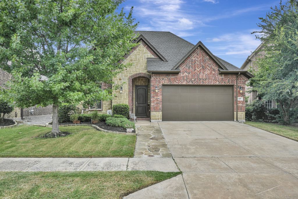 409 Middleton Drive, Roanoke, TX 76262 — photo 1