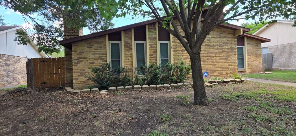 7322 Long Canyon Trail, Dallas, TX 75249 — photo 1