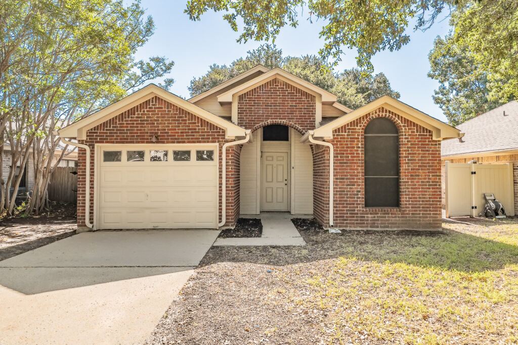 1521 Eastview Street, Fort Worth, TX 76134 — photo 1