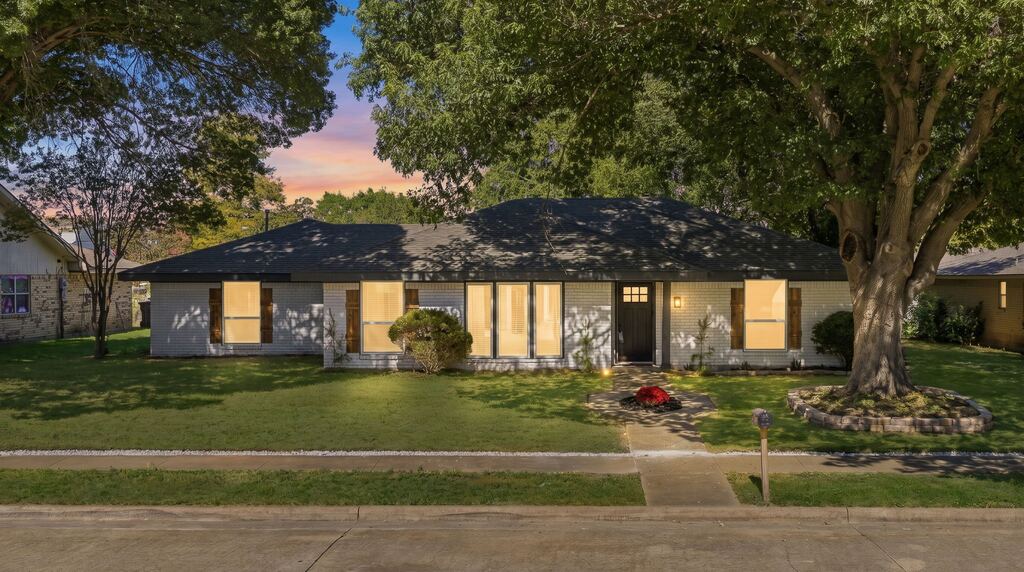 2118 Redondo Drive