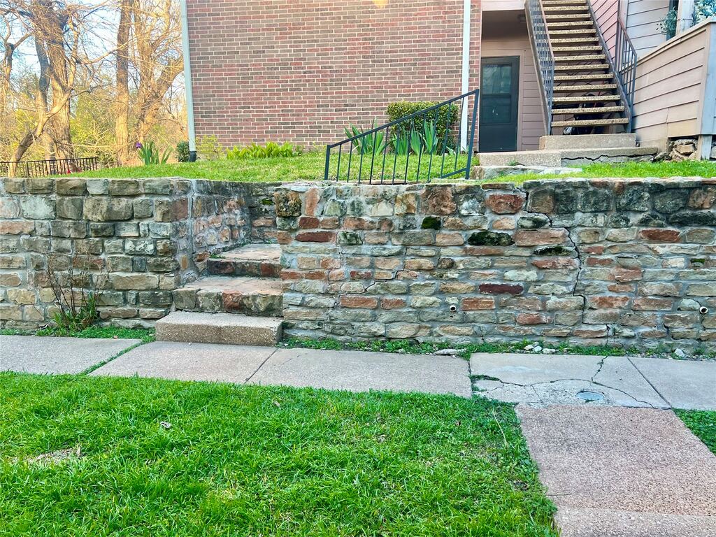 8545 Midpark Road 11, Dallas, TX 75240 — photo 1