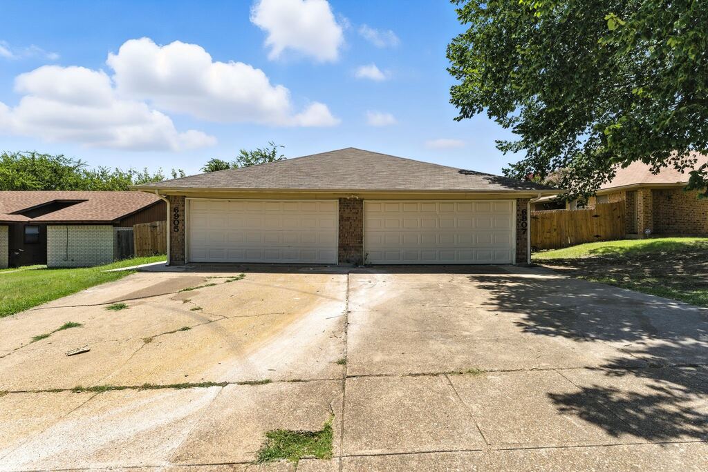 6905 W Cleburne Road, Fort Worth, TX 76133 — photo 1