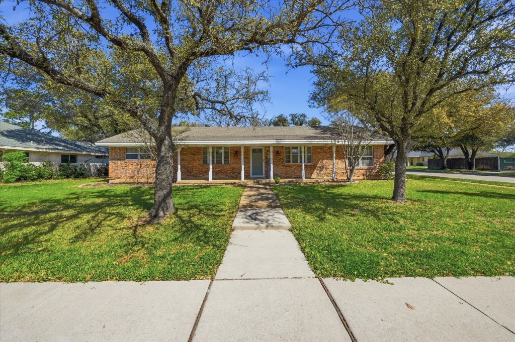 3311 Peachtree Lane, Pantego, TX 76013 — photo 1