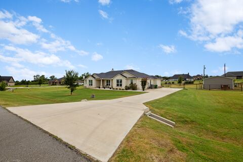 170 Spring Creek Circle, Paradise, TX 76073 — photo 2