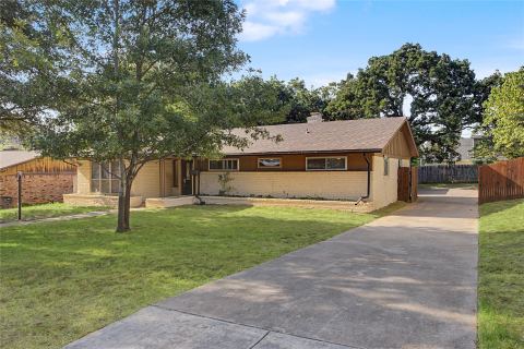 7232 Monterrey Drive, Fort Worth, TX 76112 — photo 2