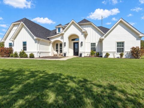 104 Silver Lakes Drive, Sunset, TX 76270 — photo 2
