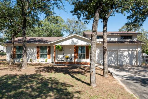 5775 Woodvine Court, Fort Worth