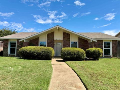 2917 Esquire Lane, Garland