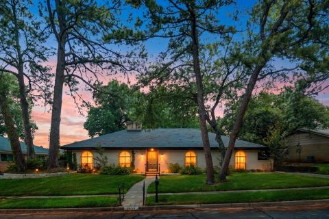 1805 Holm Oak Street, Arlington
