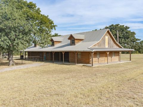 12116 E Fm 174, Bowie, TX 76230 — photo 3