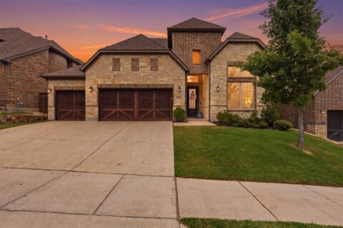 10322 Trail Ridge Drive, Fort Worth