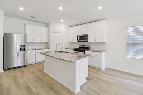 2112 Longchamp Lane, Seagoville