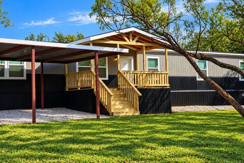 309 Lark Meadow Drive, Runaway Bay, TX 76426 — photo 2