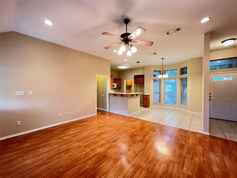 788 Robin Court, Springtown, TX 76082 — photo 3