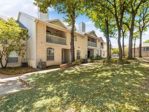 1501 Cedar Elm Drive 102, Euless