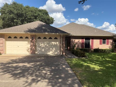 804 S PARIS Street, Ennis, TX 75119 — photo 2
