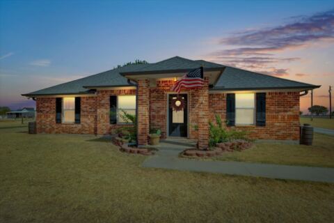 229 Harvey Lane, Decatur, TX 76234 — photo 2