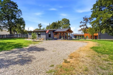 203 Evans Street, Lake Bridgeport, TX 76426 — photo 2