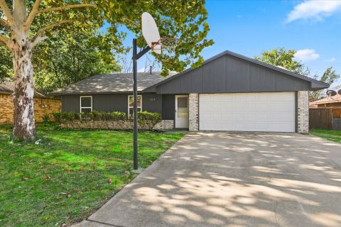 104 Stephen Drive, Sanger, TX 76266 — photo 2