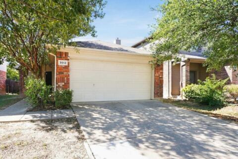 3012 Thicket Bend Court, Fort Worth