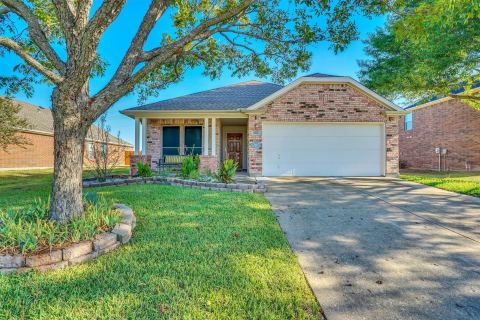 102 Running Deer Lane, Waxahachie