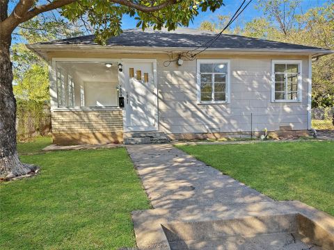 1009 E 11th Street, Dallas