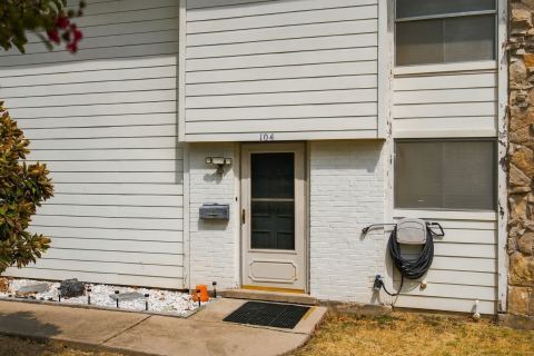 100 Harbor Drive 104, Runaway Bay, TX 76426 — photo 3