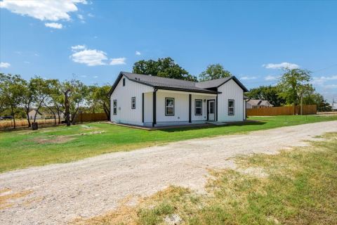 750 Jay Bird Lane, Reno, TX 76082 — photo 2