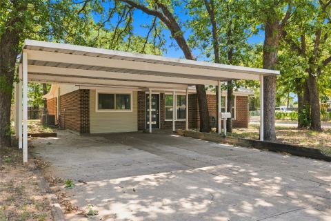 720 Thersa Drive, River Oaks, TX 76114 — photo 3
