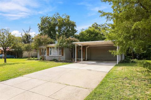 1110 Wade Hampton Street, Benbrook