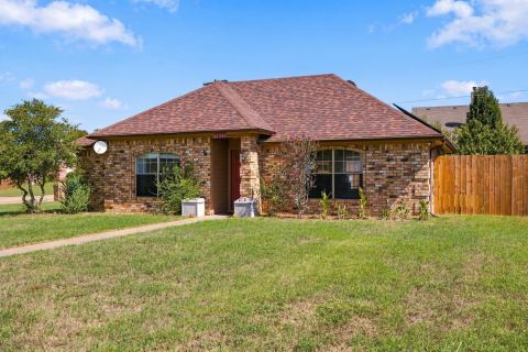 1015 Shelly Drive, Keene, TX 76031 — photo 2
