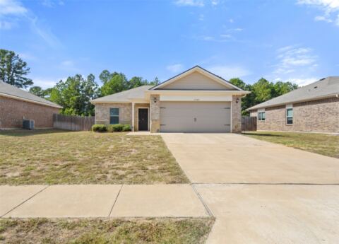 17367 Stacy Street, Lindale