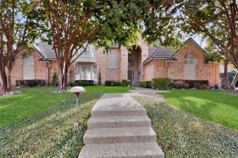 4536 Briar Oaks Circle, Dallas
