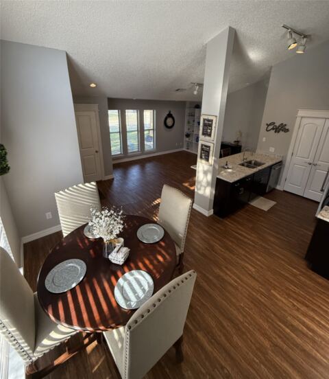 1803 W Jamestown Drive, Ennis, TX 75119 — photo 3