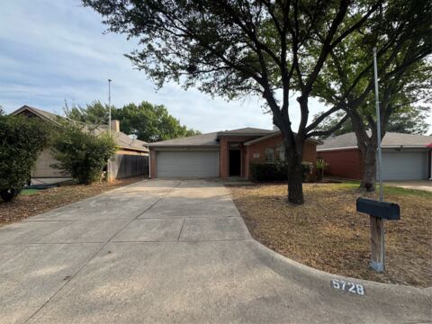 5728 Northfield Drive, Fort Worth