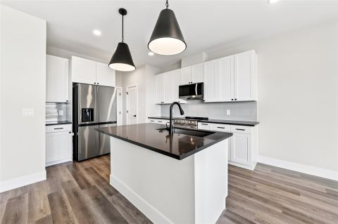 205 Melody Lane, Melissa