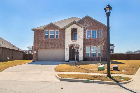 204 Cowboy Way, Anna