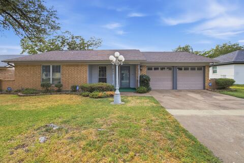 1914 Roosevelt Drive, Pantego, TX 76013 — photo 3