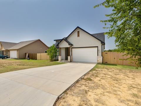 310 Oakwood Avenue, Jacksboro, TX 76458 — photo 2