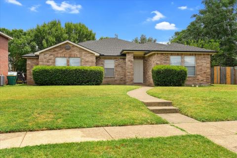 702 Lowe Drive, Cedar Hill