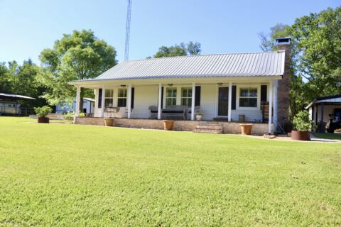 387 County Road 2101, Ivanhoe