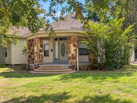 702 Pecan Street, Teague, TX 75860 — photo 2