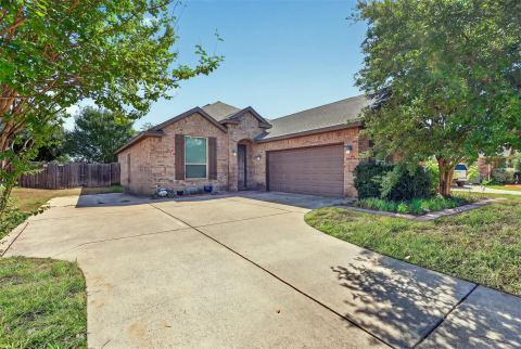204 Saxon Street, Waxahachie