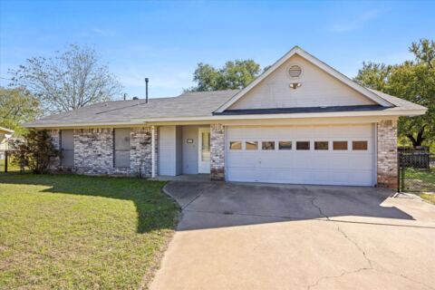 409 Walker Street, Glen Rose