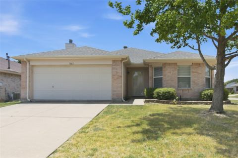 1065 Triple Crown Drive, Fort Worth, TX 76179 — photo 3