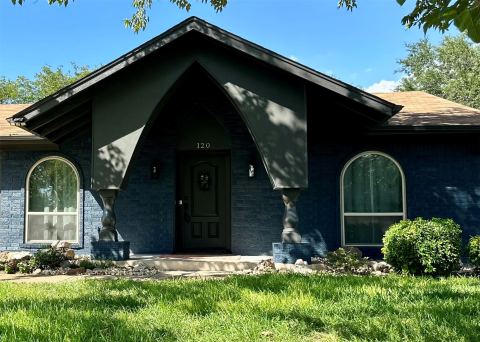 120 Lakeway Drive, Benbrook, TX 76126 — photo 2